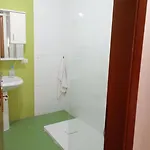 Royal 2 Opposite Nalu Bar 티라나
