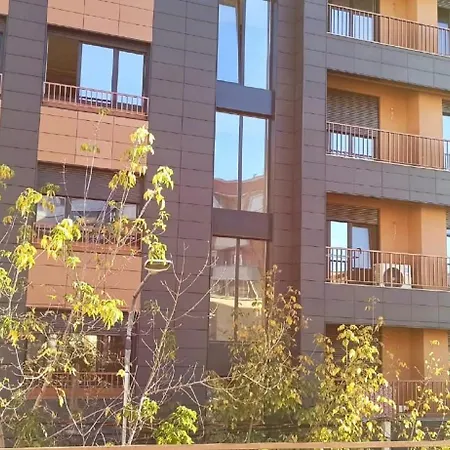 Royal 2 Opposite Nalu Bar Vandrarhem Tirana