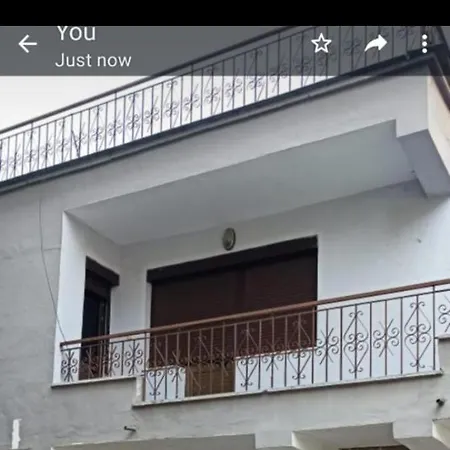 Royal 2 Opposite Nalu Bar Vandrarhem *