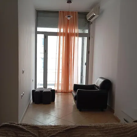 Hostel Royal 2 Opposite Nalu Bar Tirana