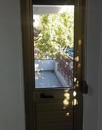 Royal 2 Opposite Nalu Bar Vandrarhem