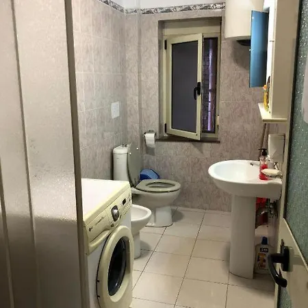 Royal 2 Opposite Nalu Bar Hostel Tirana