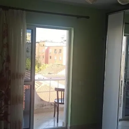 Hostel Royal 2 Opposite Nalu Bar Tirana