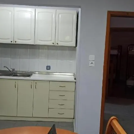 Royal 2 Opposite Nalu Bar Vandrarhem *