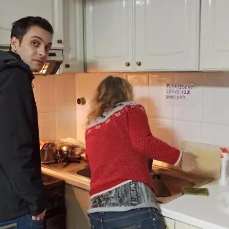 Royal 2 Opposite Nalu Bar Hostel *