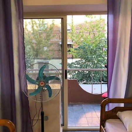 Auberge de jeunesse Royal 2 Opposite Nalu Bar Tirana