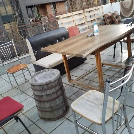 Royal 2 Opposite Nalu Bar Auberge de jeunesse Tirana