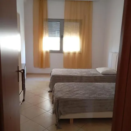 Auberge de jeunesse Royal 2 Opposite Nalu Bar Tirana