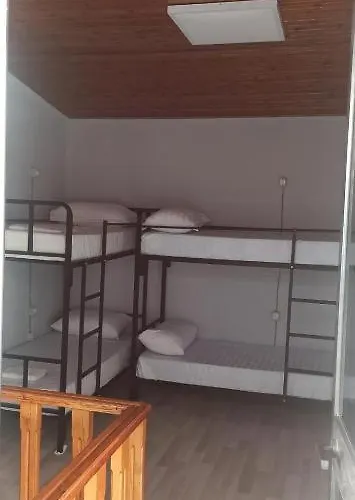 Royal 2 Opposite Nalu Bar 旅馆 *