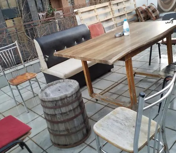 Royal 2 Opposite Nalu Bar 旅馆 地拉那