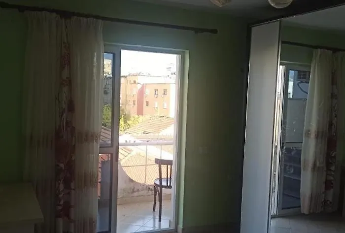 旅馆 Royal 2 Opposite Nalu Bar 地拉那