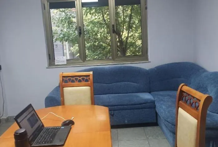 Royal 2 Opposite Nalu Bar 旅馆